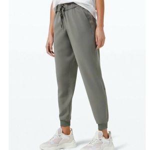 Lulu Lemon On the Fly Joggers